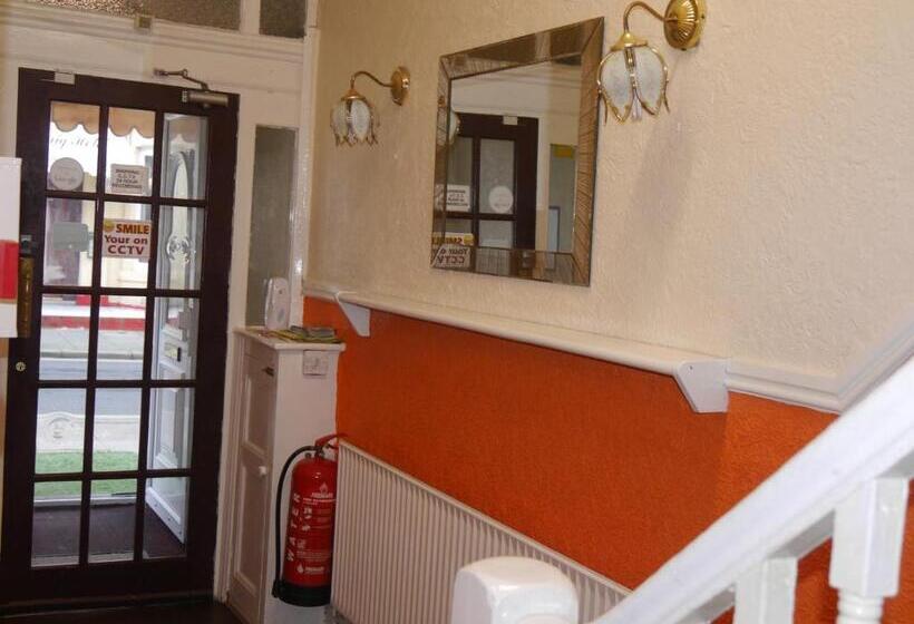 هتل The Stone House