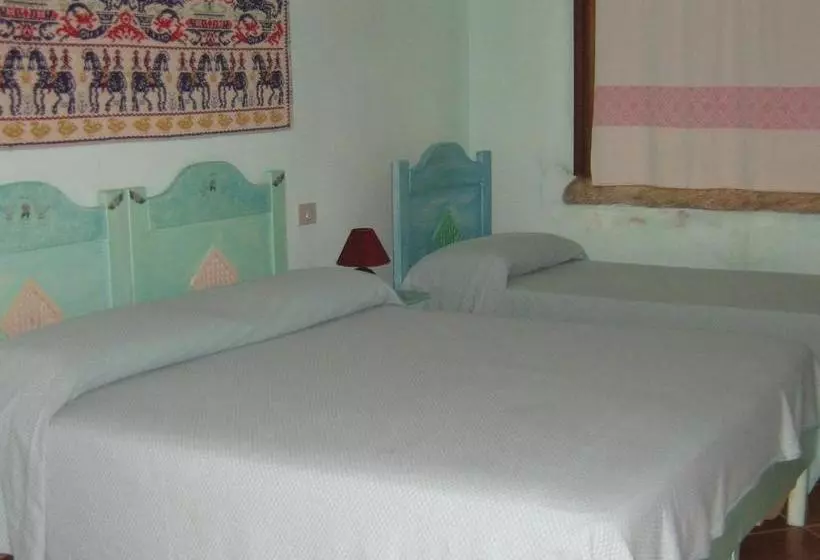هتل Turismo Rurale Montitundu