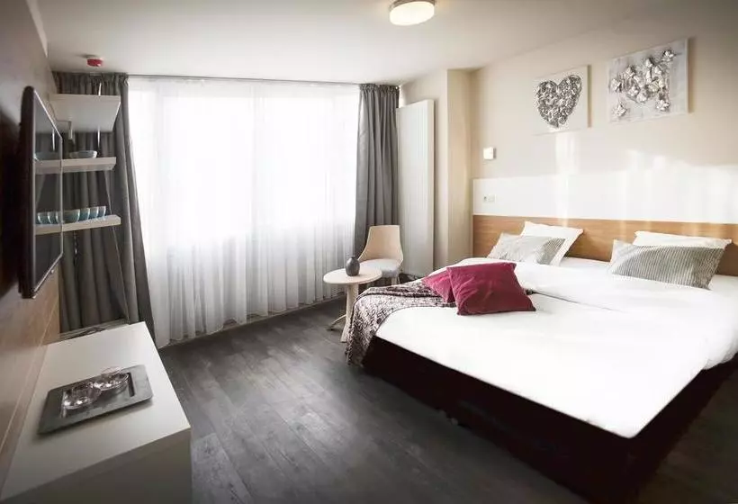هتل Antwerp Inn