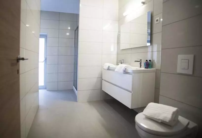 هتل Antwerp Inn