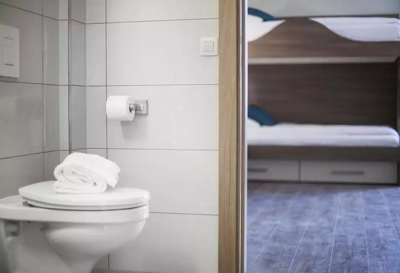 هتل Antwerp Inn