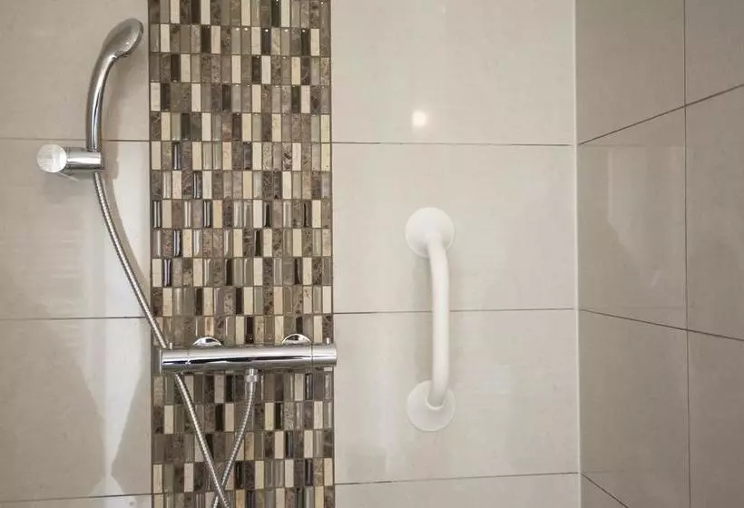 هتل Antwerp Inn
