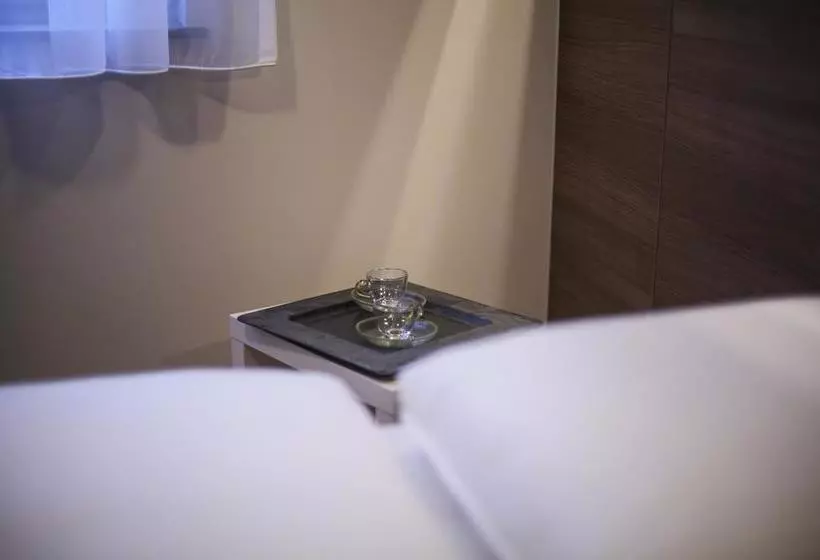 هتل Antwerp Inn