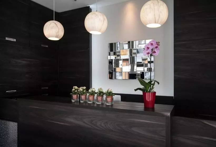 هتل Antwerp Inn