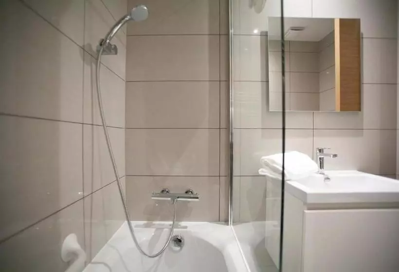 هتل Antwerp Inn