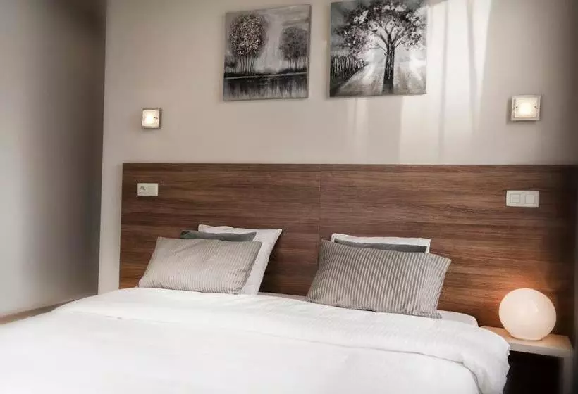 هتل Antwerp Inn