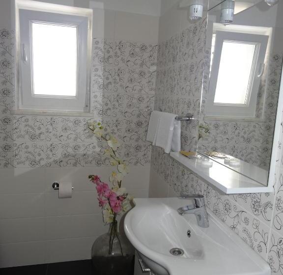 Gina Bed & Breakfast