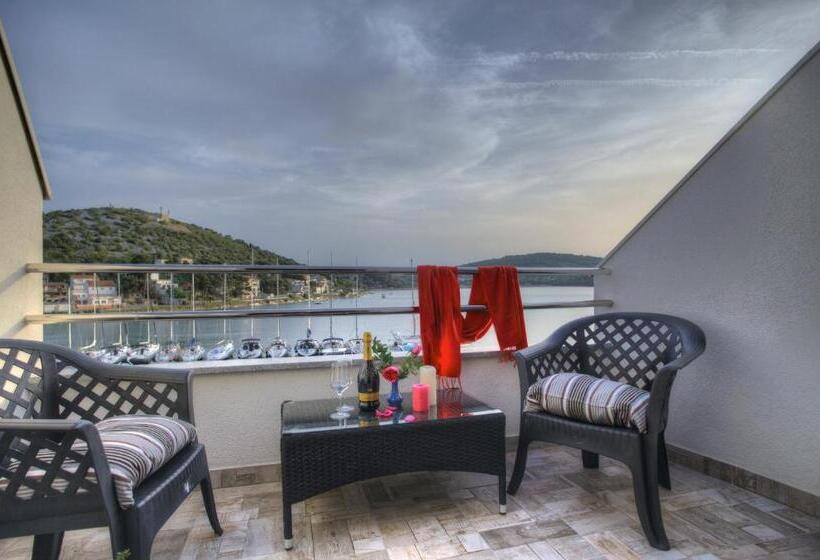 Gina Bed & Breakfast