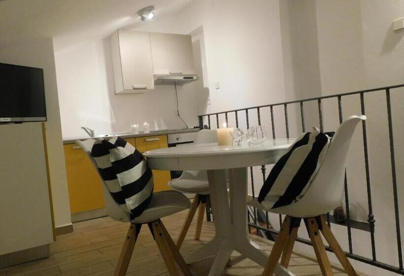 Gina Bed & Breakfast