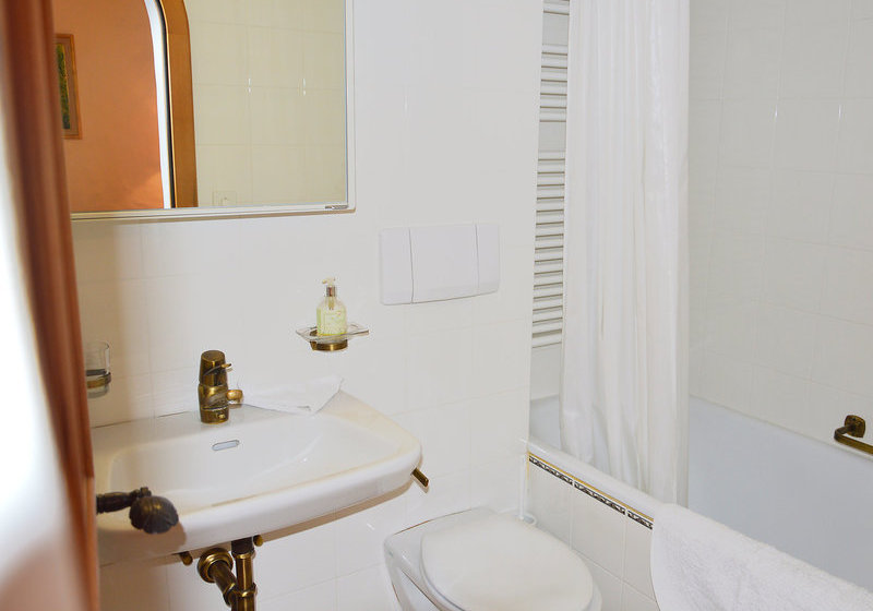 호텔 Chesa Trais Dschembras