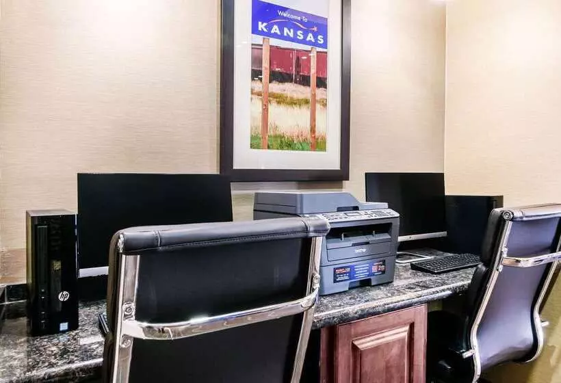 ホテル Comfort Inn & Suites Independence