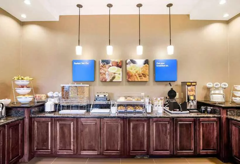 ホテル Comfort Inn & Suites Independence