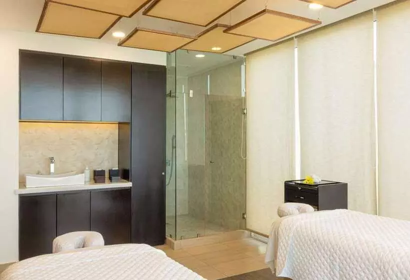 ホテル Doubletree By Hilton Mazatlan