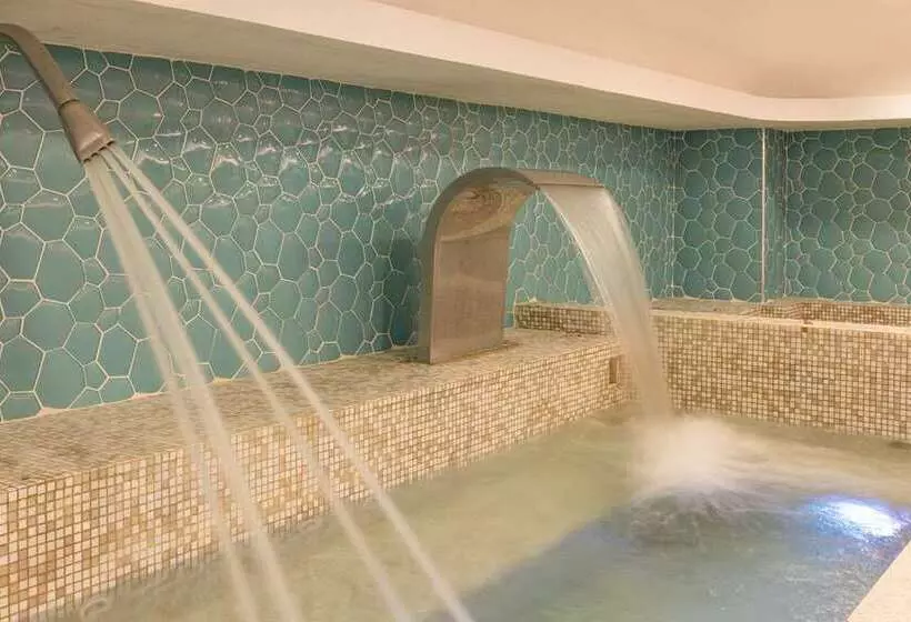 ホテル Doubletree By Hilton Mazatlan