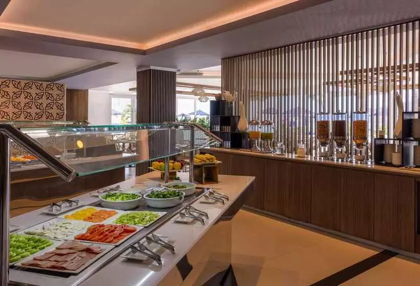 ホテル Doubletree By Hilton Mazatlan