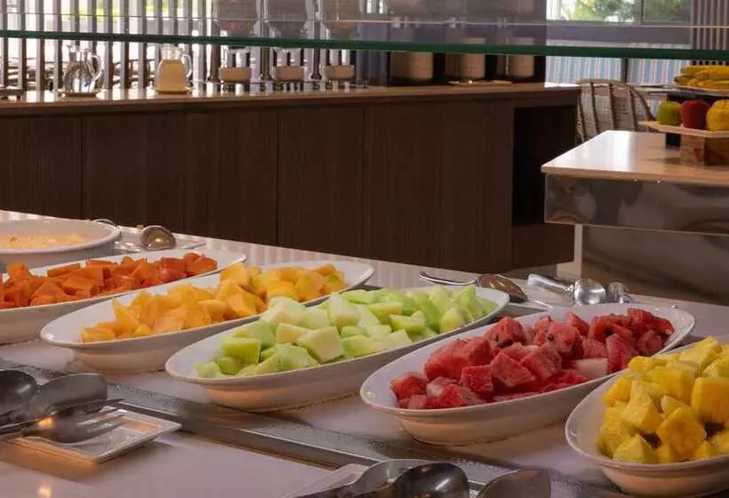 ホテル Doubletree By Hilton Mazatlan