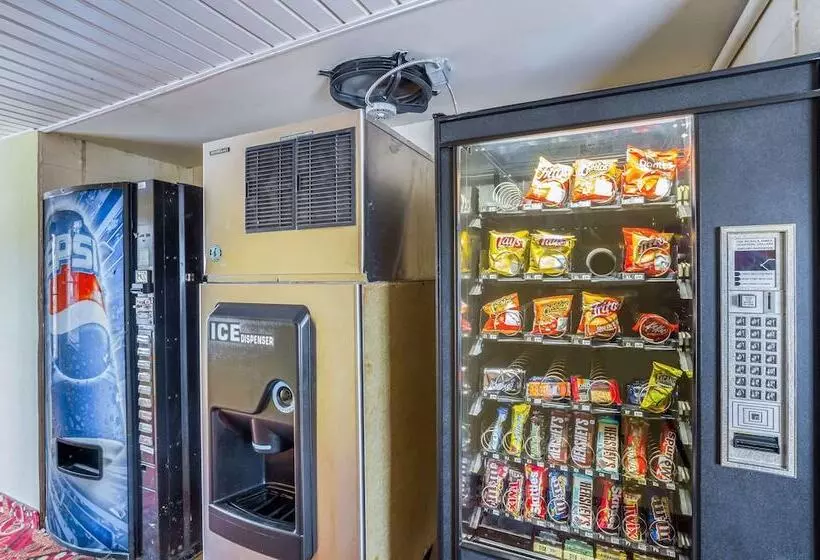 Hotelli Econo Lodge Huntington   Barboursville University Area