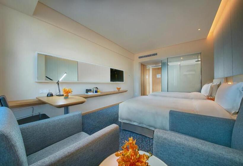 Отель Holiday Inn Express Nantong Textile City, An Ihg