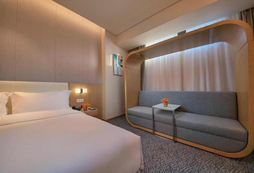 Отель Holiday Inn Express Nantong Textile City, An Ihg