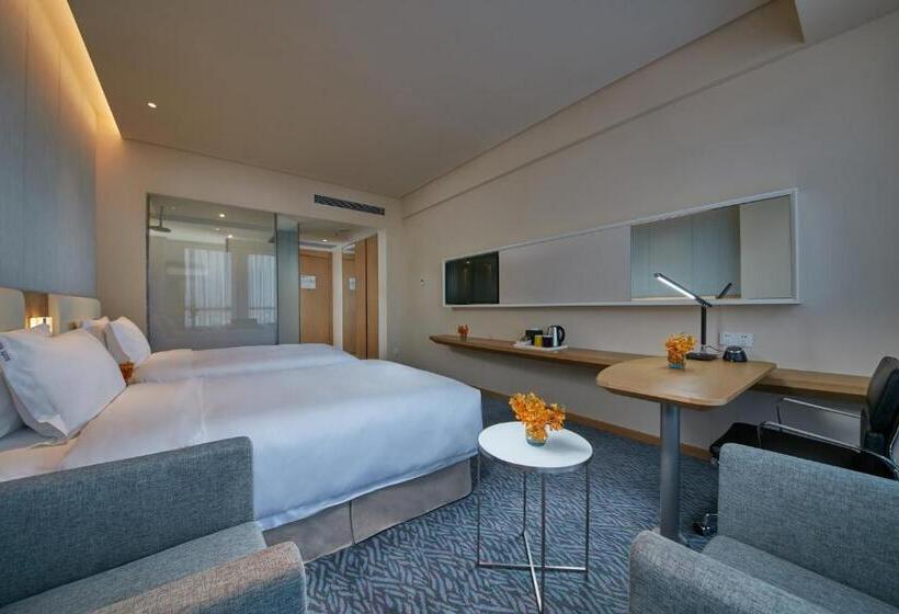 Отель Holiday Inn Express Nantong Textile City, An Ihg