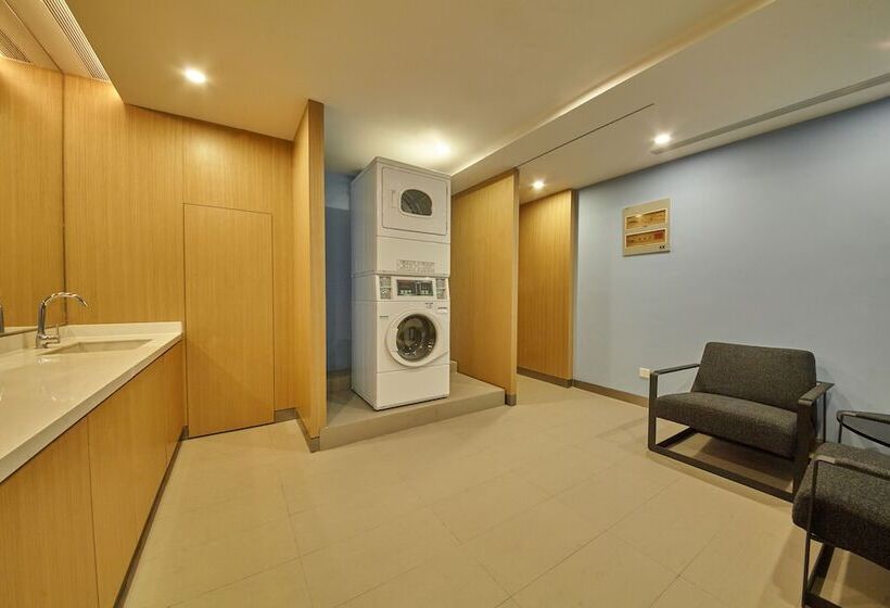 Отель Holiday Inn Express Nantong Textile City, An Ihg