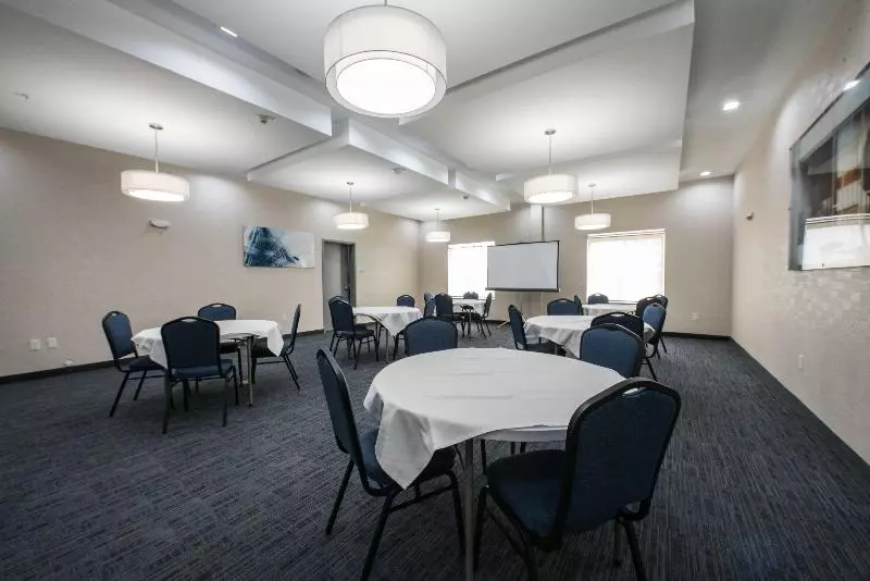 ホテル Holiday Inn Express & Suites Houston   Hobby Airport Area, An Ihg