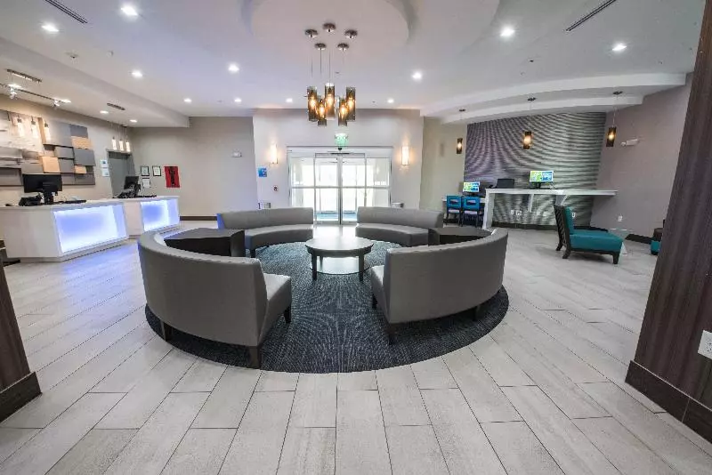 ホテル Holiday Inn Express & Suites Houston   Hobby Airport Area, An Ihg