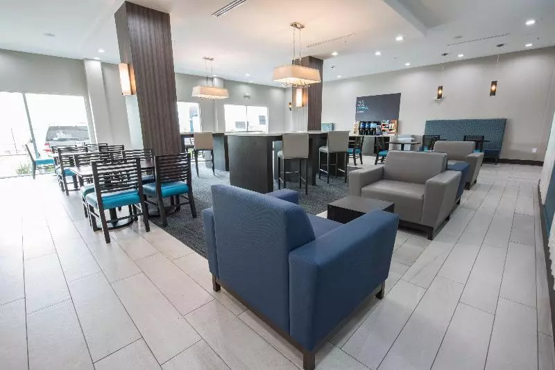 ホテル Holiday Inn Express & Suites Houston   Hobby Airport Area, An Ihg