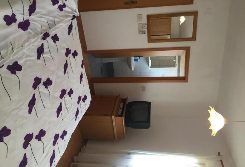 Vera Bed And Breakfast