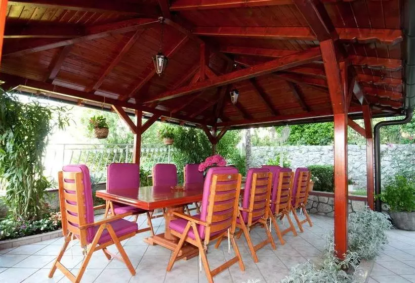 Bed & Breakfast Villa Klara