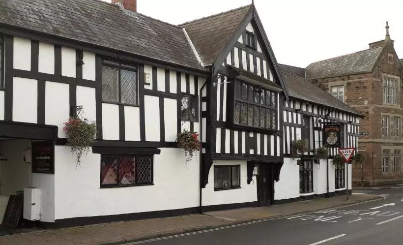 تختخواب و صبحانه Queens Head Inn