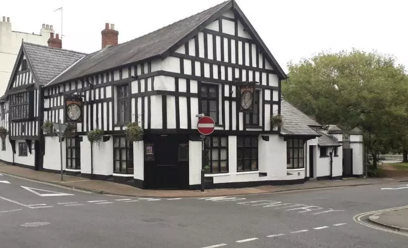 تختخواب و صبحانه Queens Head Inn