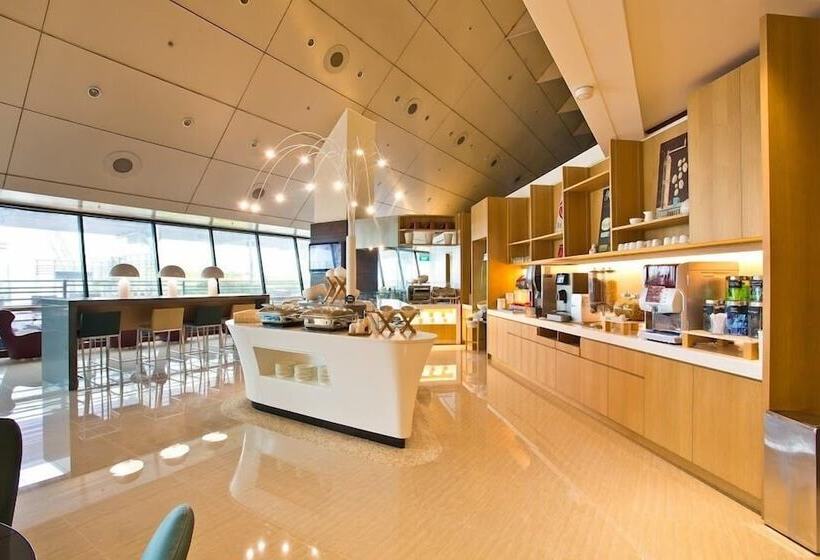 هتل Ambassador Transit Lounge Singapore T2