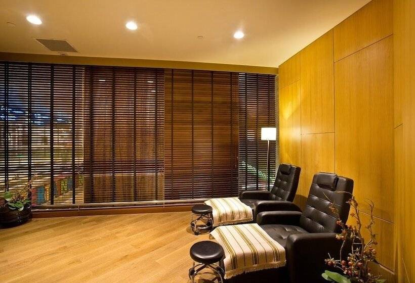 هتل Ambassador Transit Lounge Singapore T2