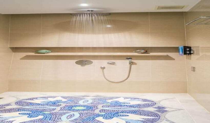 هتل Ambassador Transit Lounge Singapore T3