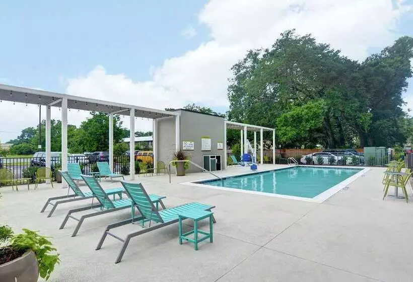 ホテル Home2 Suites By Hilton Pensacola I10 At North Davis Hwy