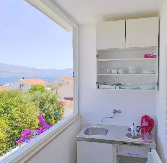 Hotelli Guest House Sunce, Traveler S Choice Best Panoramic View, Supetar Island Brac