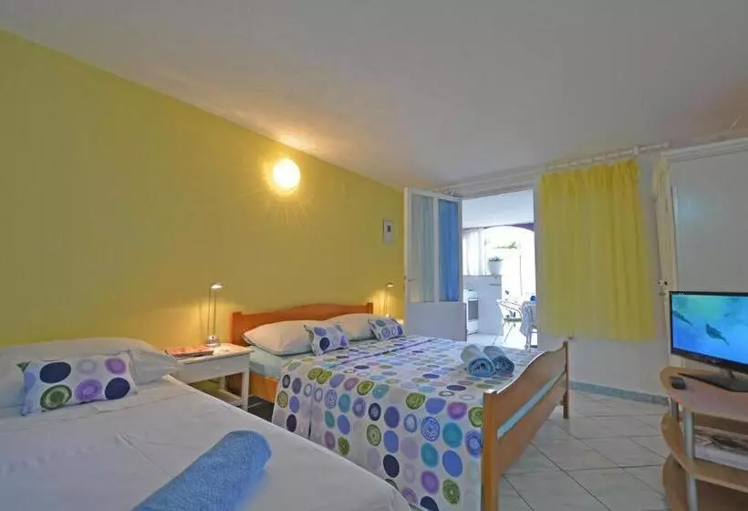 Hotelli Guest House Sunce, Traveler S Choice Best Panoramic View, Supetar Island Brac