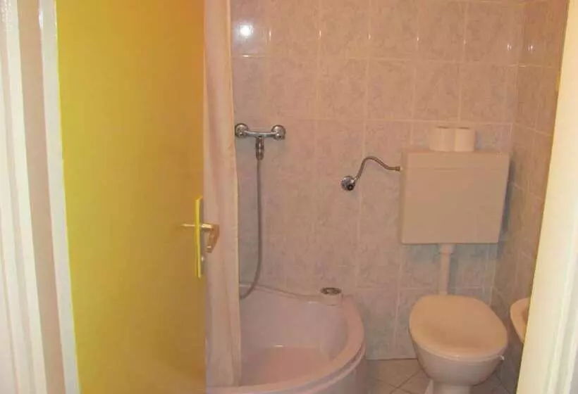 Hotelli Guest House Sunce, Traveler S Choice Best Panoramic View, Supetar Island Brac