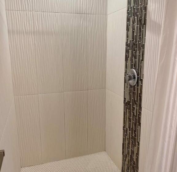 בית מלון כפרי The Flagstone Boutique Inn & Suites