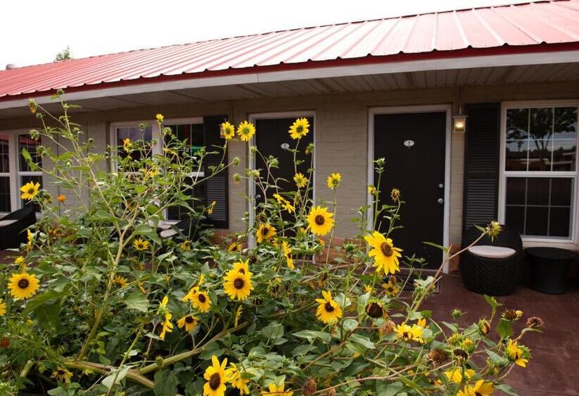 בית מלון כפרי The Flagstone Boutique Inn & Suites