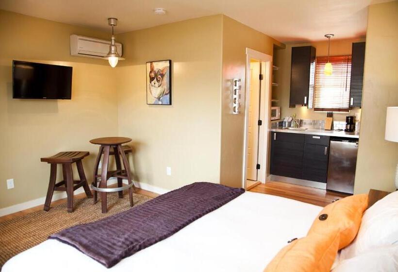 בית מלון כפרי The Flagstone Boutique Inn & Suites