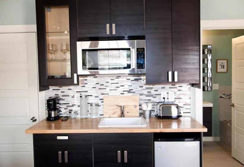 בית מלון כפרי The Flagstone Boutique Inn & Suites