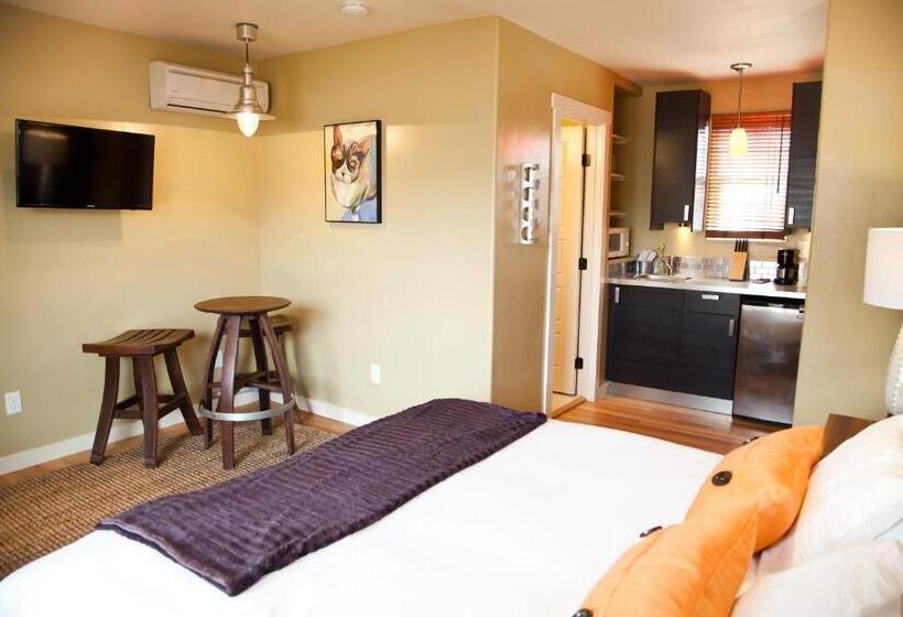 בית מלון כפרי The Flagstone Boutique Inn & Suites