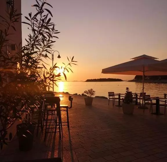 Majatalo Guest House Adria