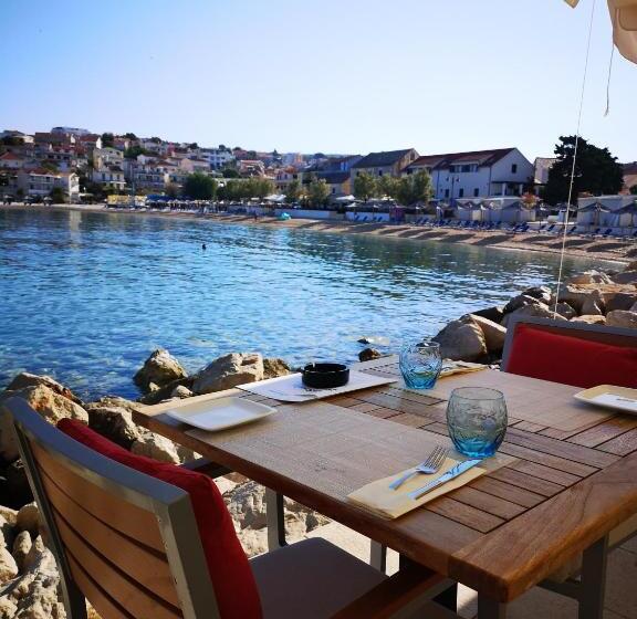 פנסיון Guest House Adria