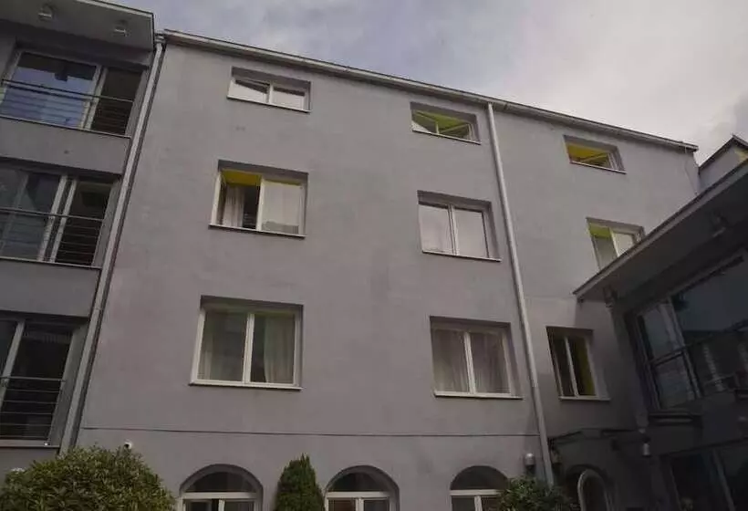 Whole Wide World Hostel