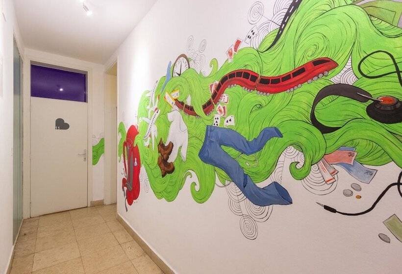 Whole Wide World Hostel