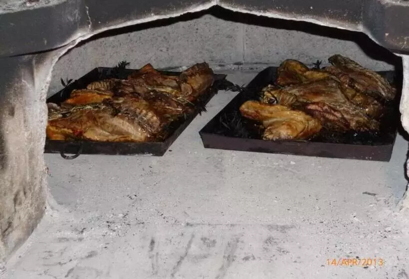 Hotelli Agriturismo Cuile De Molino