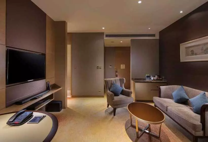 هتل Hilton Yantai